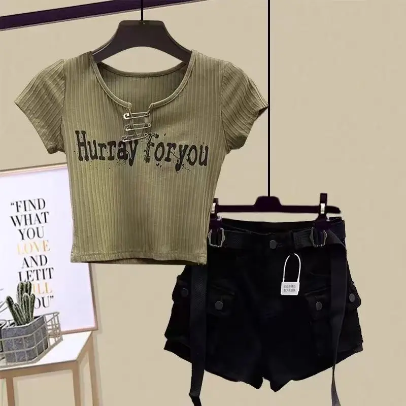 

2025 New Teenage Girls' Summer Set New Children's Short sleeved T-shirt+Retro Shorts Two piece Set Kids Outfits