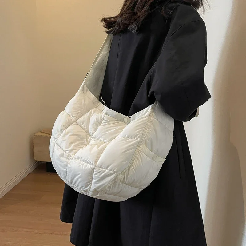 LEFTSIDE Soft Big Padded Shoulder Bag for Women 2023 Korean Fashion Trends Tote Bag Winter Simple Crossbody Bag Handbags