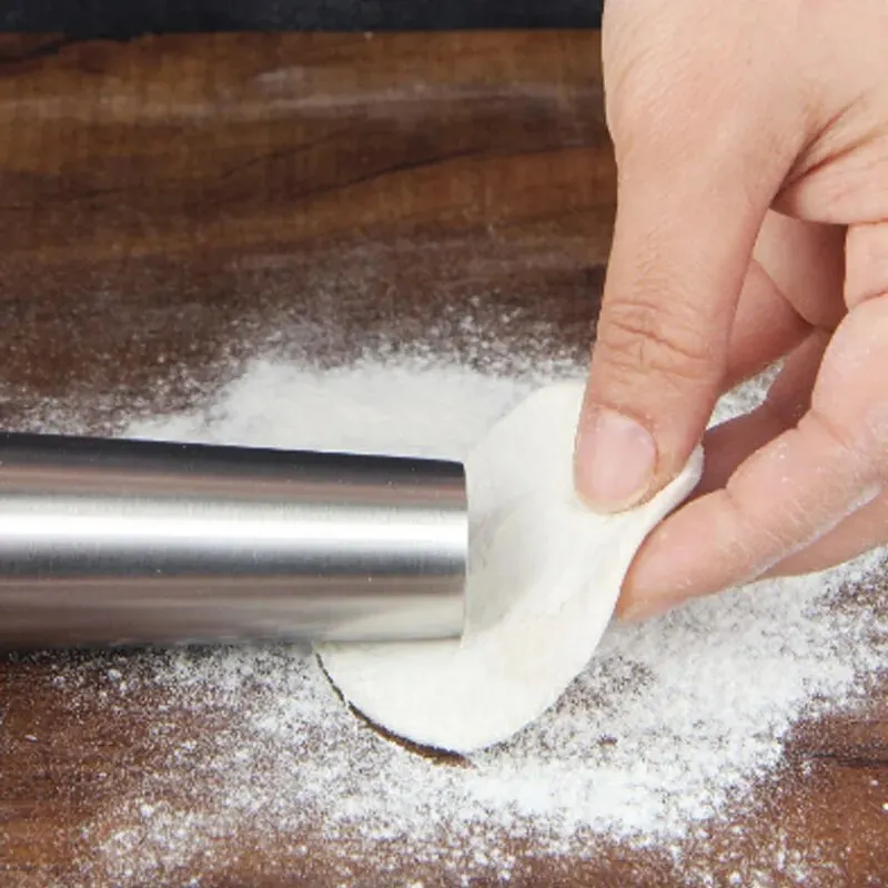 A Stainless Steel Moisture Proof And Drop Resistant Kitchen Baking Tools Household Non-Deformable Rolling Pin Flour Crust Press