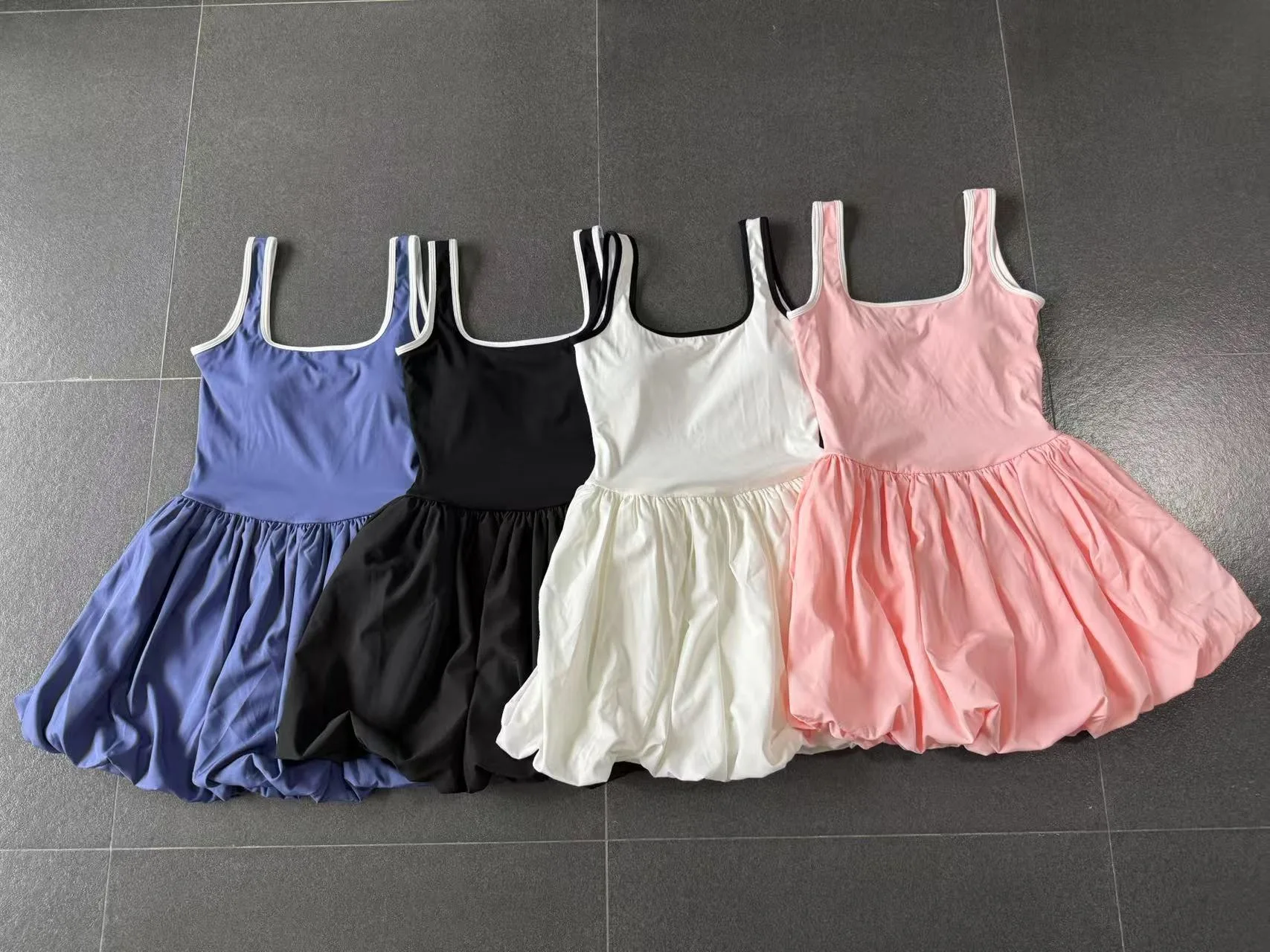 فستان جولف رياضي مفتوح الظهر من كتلة الألوان يمنع عطل خزانة الملابس في الهواء الطلق والركض والتمارين والتنس