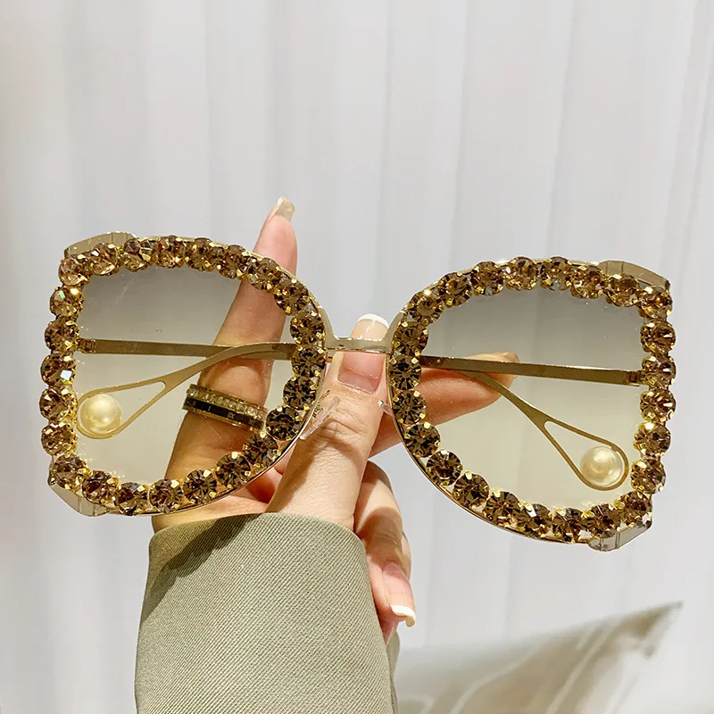 Fashion Vintage Diamond Oversized Sunglasses Women Luxury Brand Designer Sun Glasses Big Frame Punk Crystal Rhinestone Shades