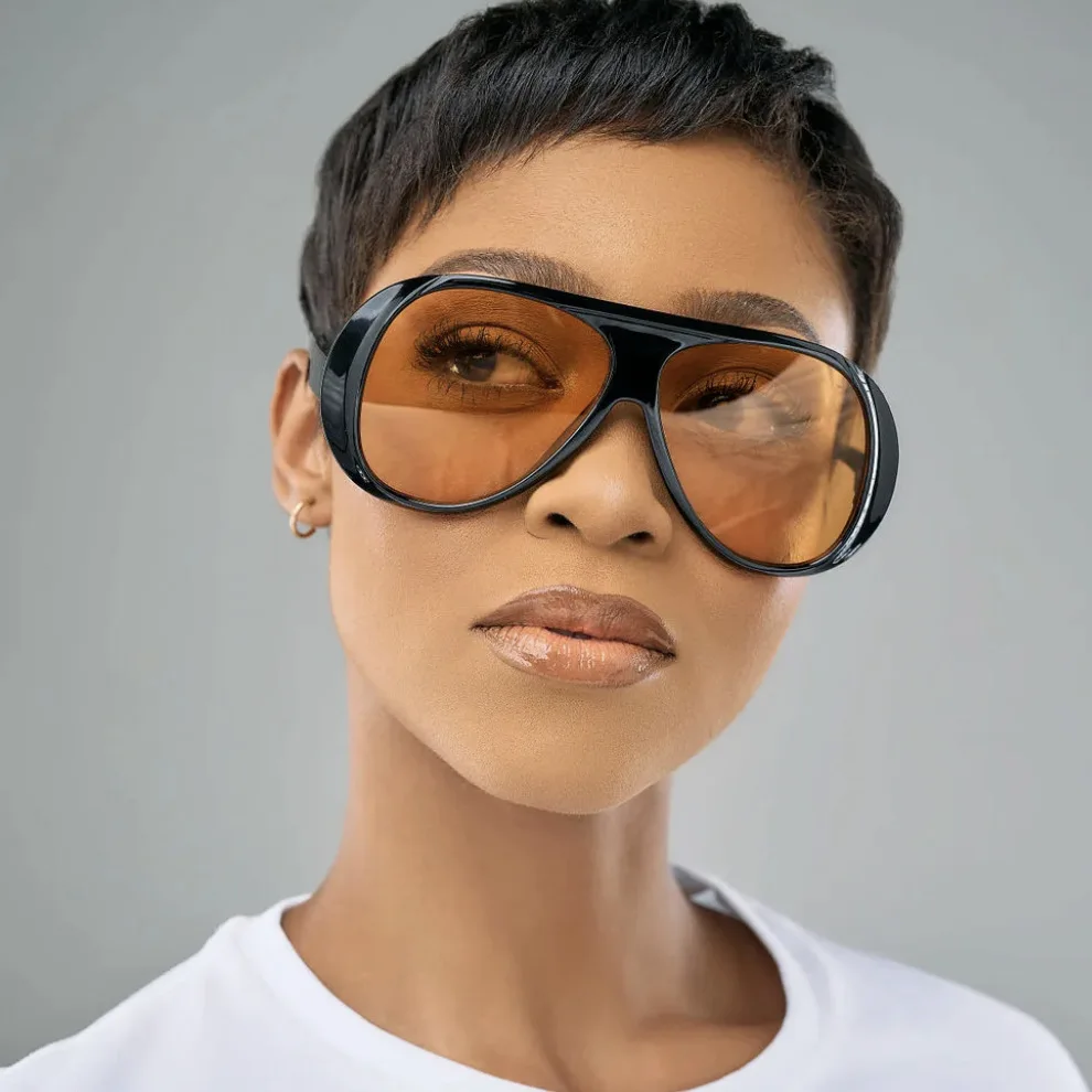 Wholesale Fashion Oversized Oval Sunglasses Latest Glasses for Women Trendy Large Frame UV400 Protection Multiple Color Options