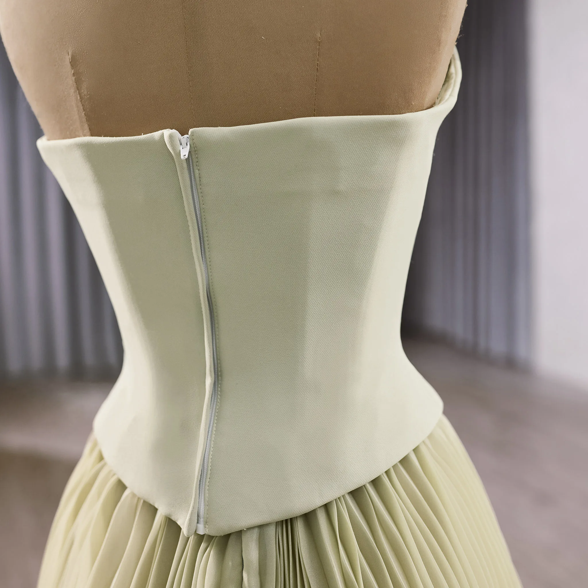 فستان رسمي طويل بدون حمالات من Rosymae مع كشكشة وزهور ثلاثية الأبعاد فستان حفلات أنيق لحفلات الزفاف ومناسبات الشاطئ والحفلات #3