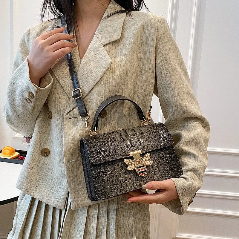 2023 New Black Fashion Women Handbags Brand Shoulder Messenger Female Tote Travel Crocodile Pattern Portable Boston Leather Bags