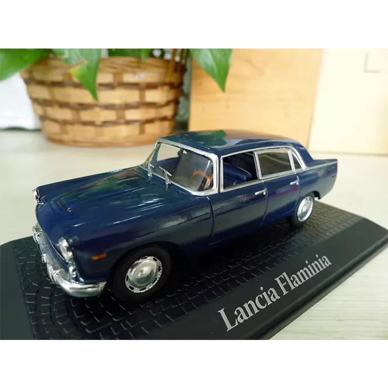 

Diecast ATLAS 1:43 Scale Lancia Flaminia French Presidential Limcar Alloy Car Model Collectible Toy Gift Souvenir Display