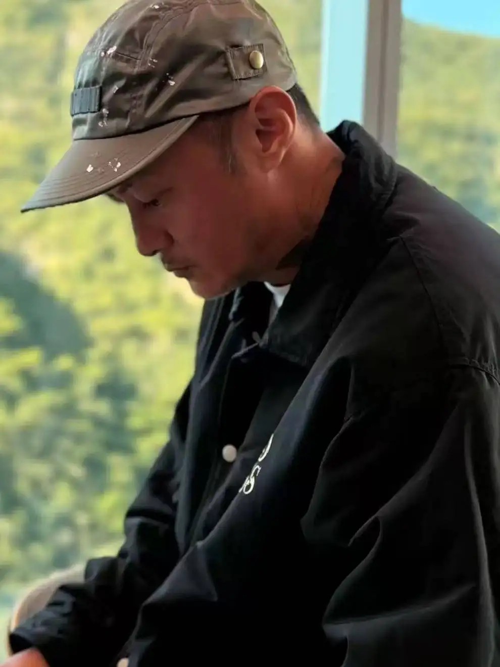 

Куртка из смесового хлопка свободного кроя MDNS25AW от 86 Precision Manufacturing, белая, с эффектом спрей-окраски, молодежная повседневная верхняя одежда