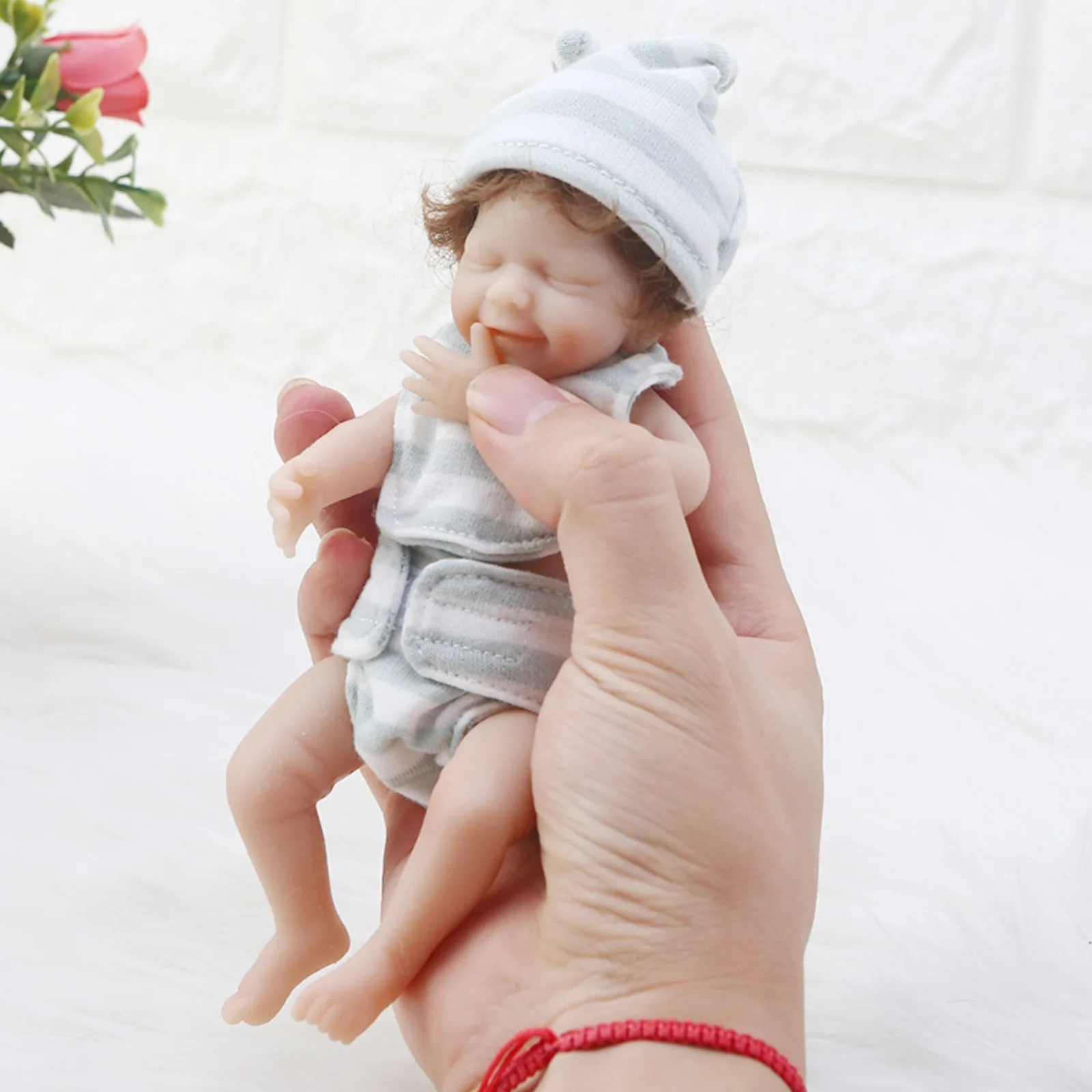 6-inch Solid Silicone Reborn Doll, Soft and Stretchable Simulation Baby Doll, Soothing and Decompression Toy Doll Bebe Reborn