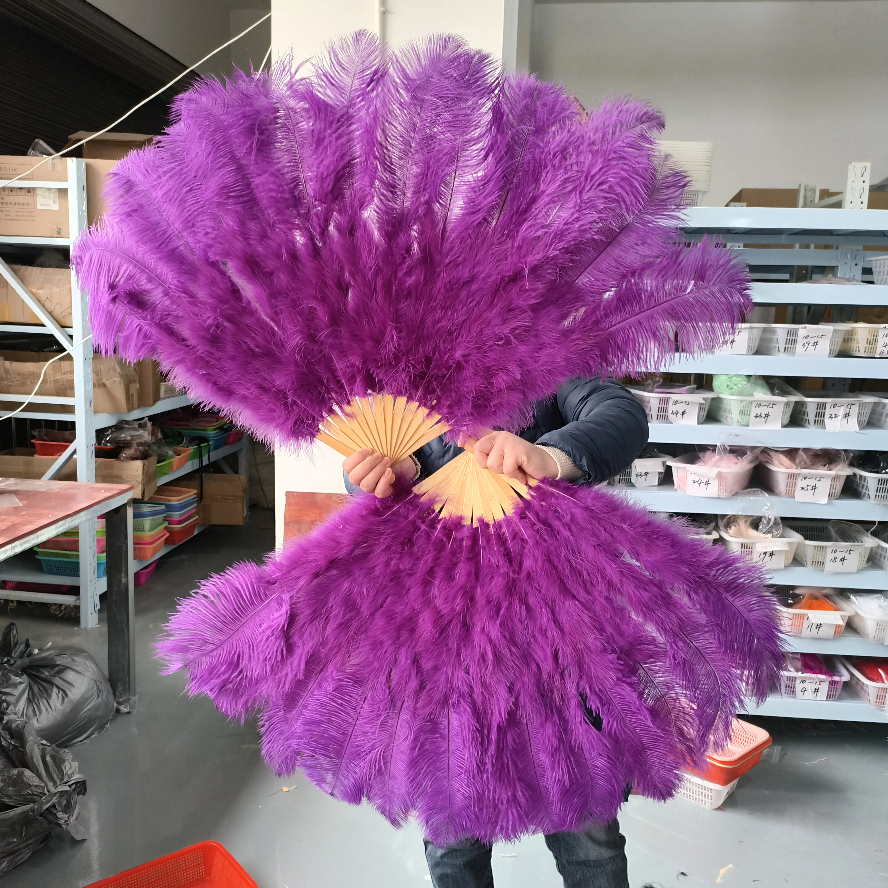 Wholesale 10PC Dark Purple Ostrich Feathers Fans for Carnival Belly Dance Magic Show Stage Decor Performance Props Customized