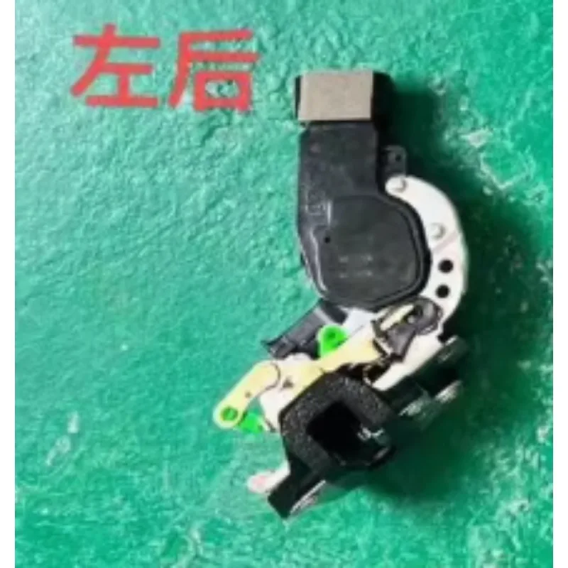 

Front Rear Door Lock Machine Tailgate Trunk Locking Block Automobile Part for Toyota Prado 3400 LC95 Left Right New