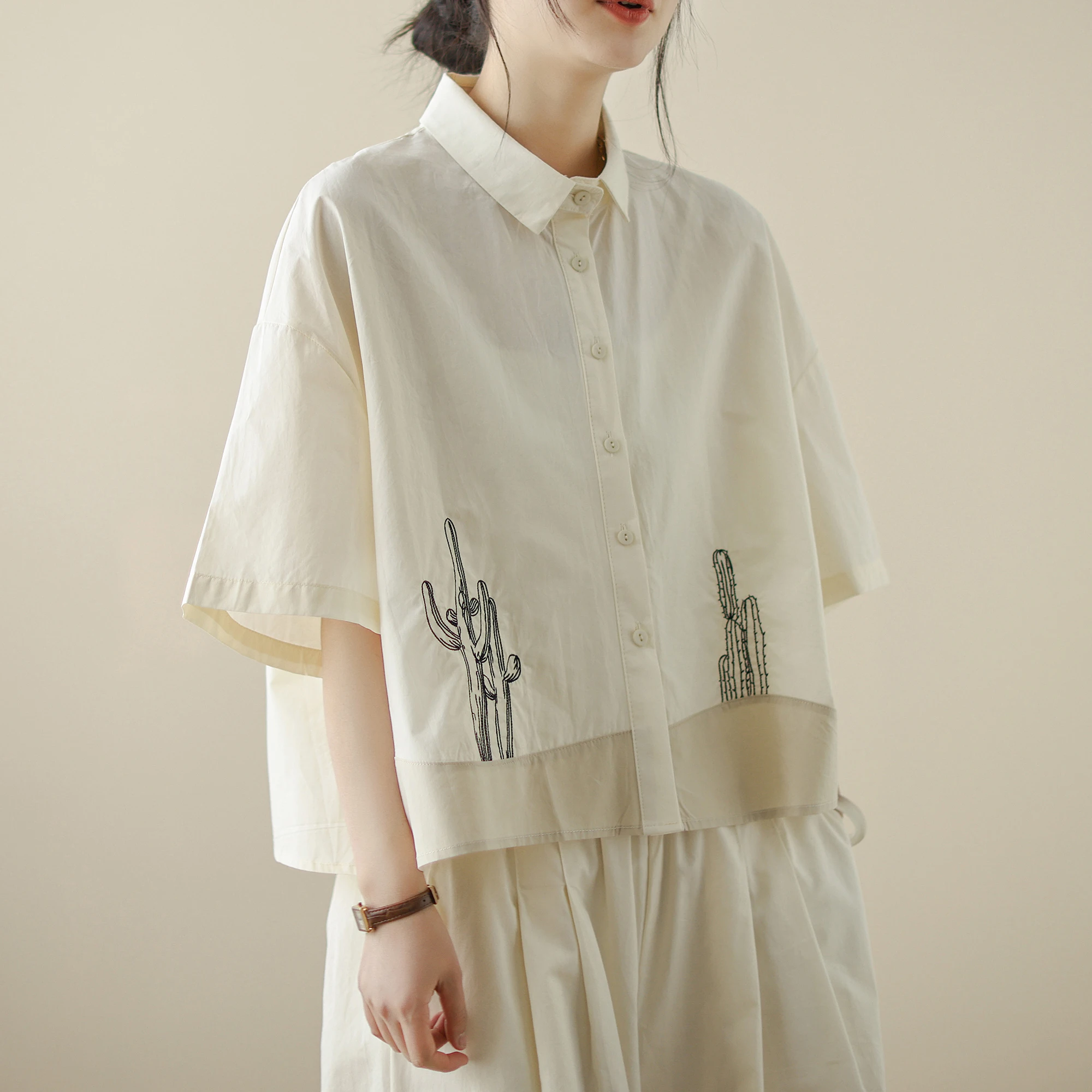 

Милая летняя женская рубашка свободного кроя с короткими рукавами и вышивкой, модный дизайн, большой размер, из хлопкового материала, топ в корейском стиле