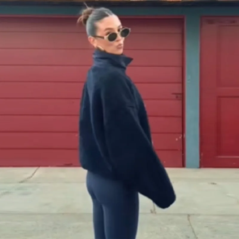 بلوزات نسائية بلوزات بنمط الدب اللطيف بياقة عالية سترة صوف قطبية دافئة ملابس علوية ناعمة 2025 ملابس نسائية شتوية جديدة Y2K