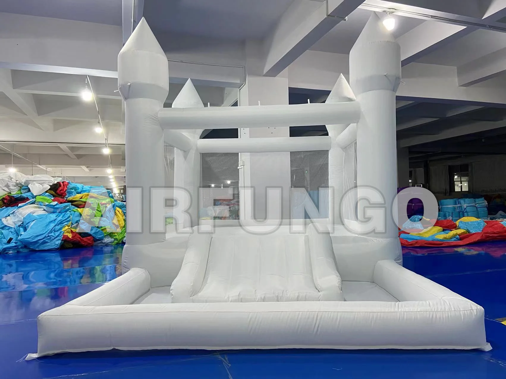 80% neue 9 x9x7ft Soft Play White Bounce House mit Slide Ball Pit Party Anpassung aufblasbare Mini Hüpfburg mit Gebläse