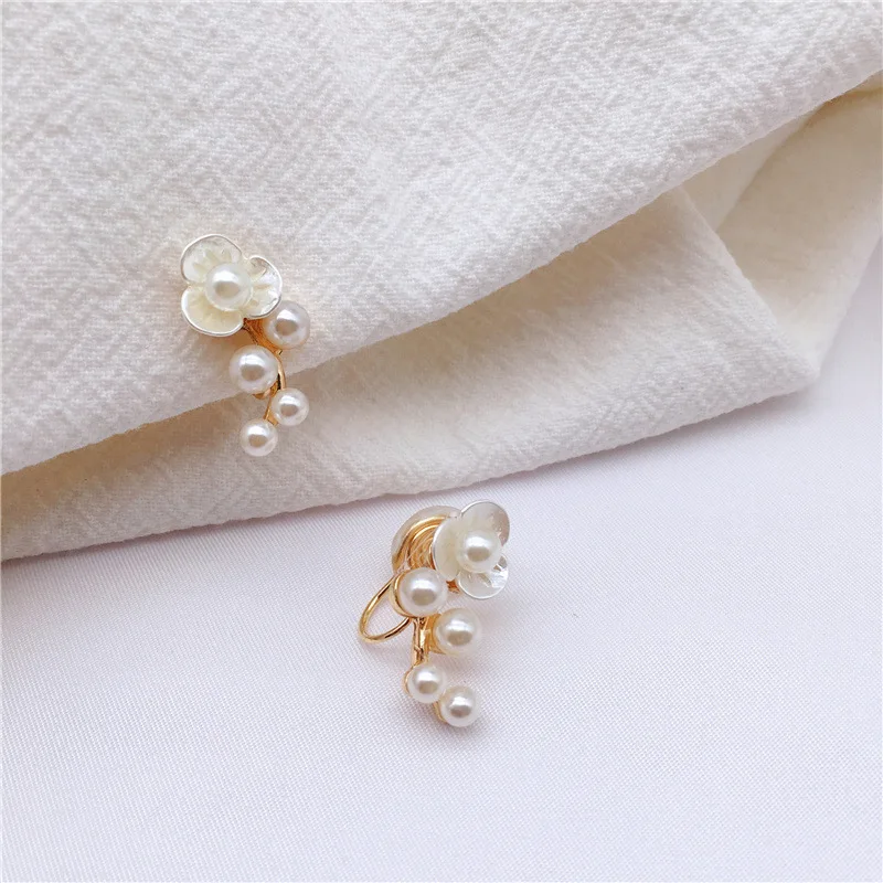GRACE JUN New Arrival Baroque Temperament Clip on Earrings Sweet Pearl Flower Mosquito Coil Ear Clip Earrings Female Jewelry