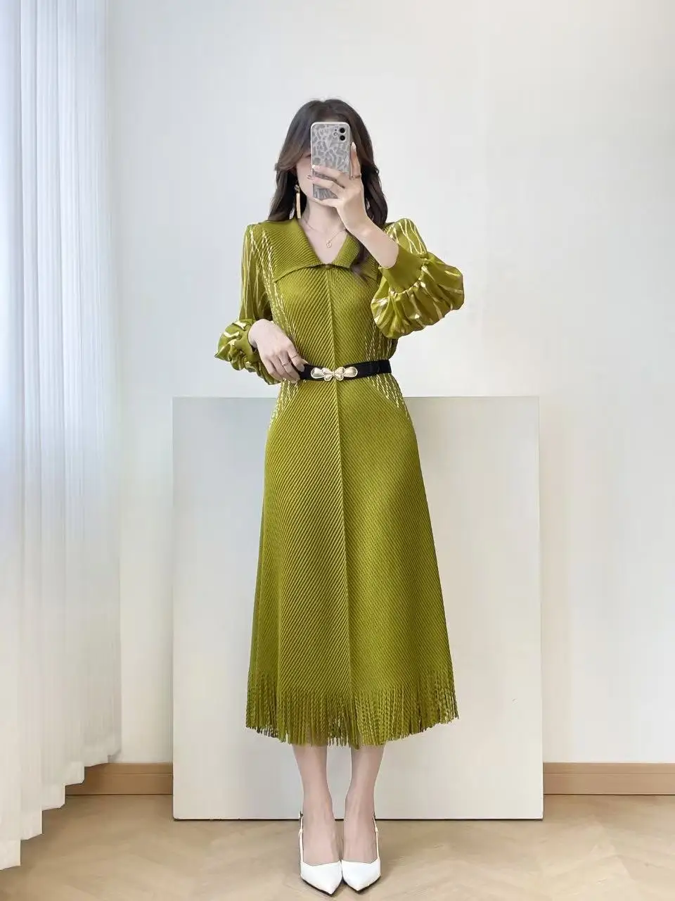 Miyake 2025 Autunno Inverno Nuova Scaglie di Pesce Pieghettato Lace-up Vita Sottile Abito A Pieghe Moda Donna Temperamento Versatile Donne