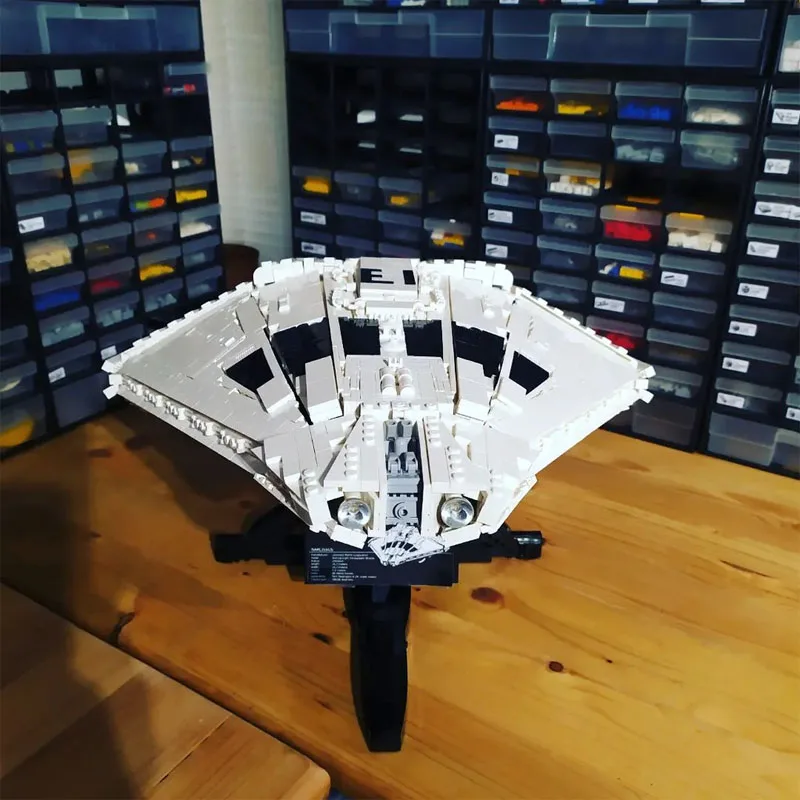 

MOC-87504New Outer Space Spaceship Battleship Building Block Model with8402Pieces, Boys AndChildren's Birthday and Christmas Toy