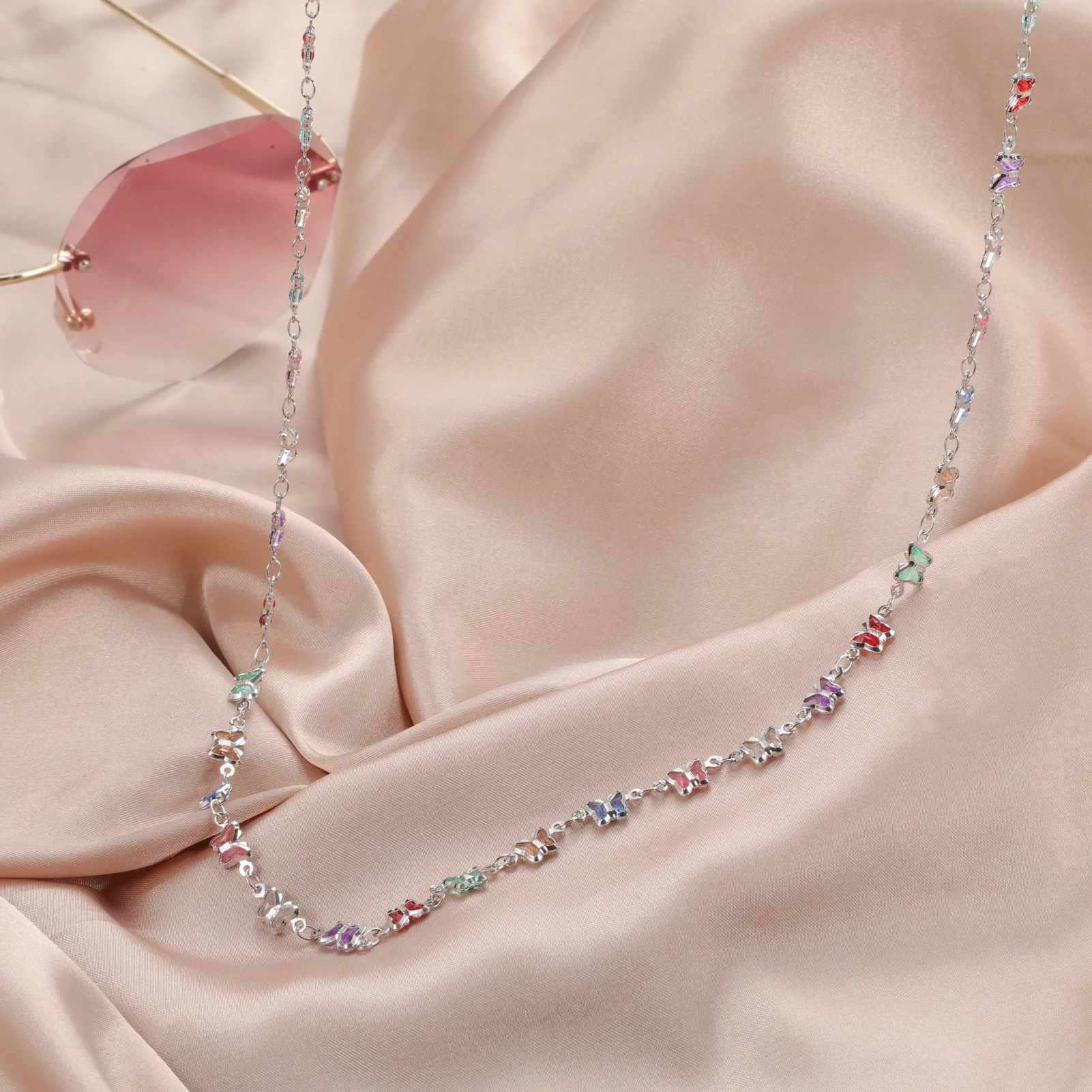 Skyrim Farbige Kristall-Herzförmige Brillenkette aus Edelstahl, Damen-Sonnenbrillenkette, Modischer Bohemian-Schmuck – Detail 10