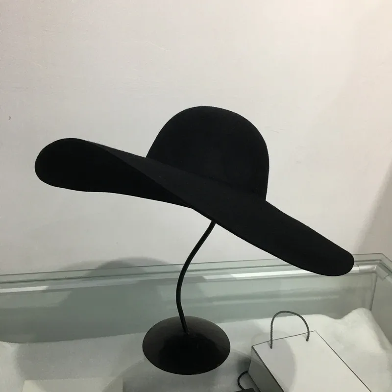 Nowy retro styl Duży ciepły wełniany kapelusz Fedora z szerokim rondem Czarny filcowy kapelusz z kokardą Płaski kapelusz zimowy dla kobiet Impreza Kościół Kapelusz ślubny