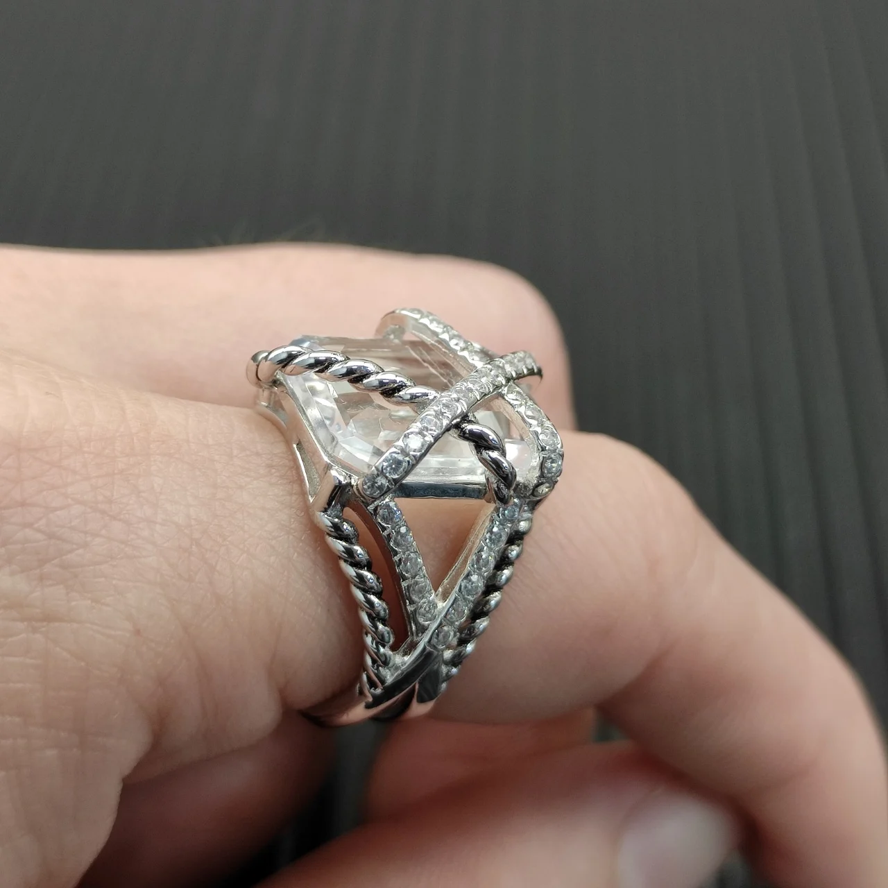 

Новая коллекция высококачественных колец 2026 года: Изысканные, элегантные, идеально подходят для любого случая, подходят как мужчинам, так и женщинам 2