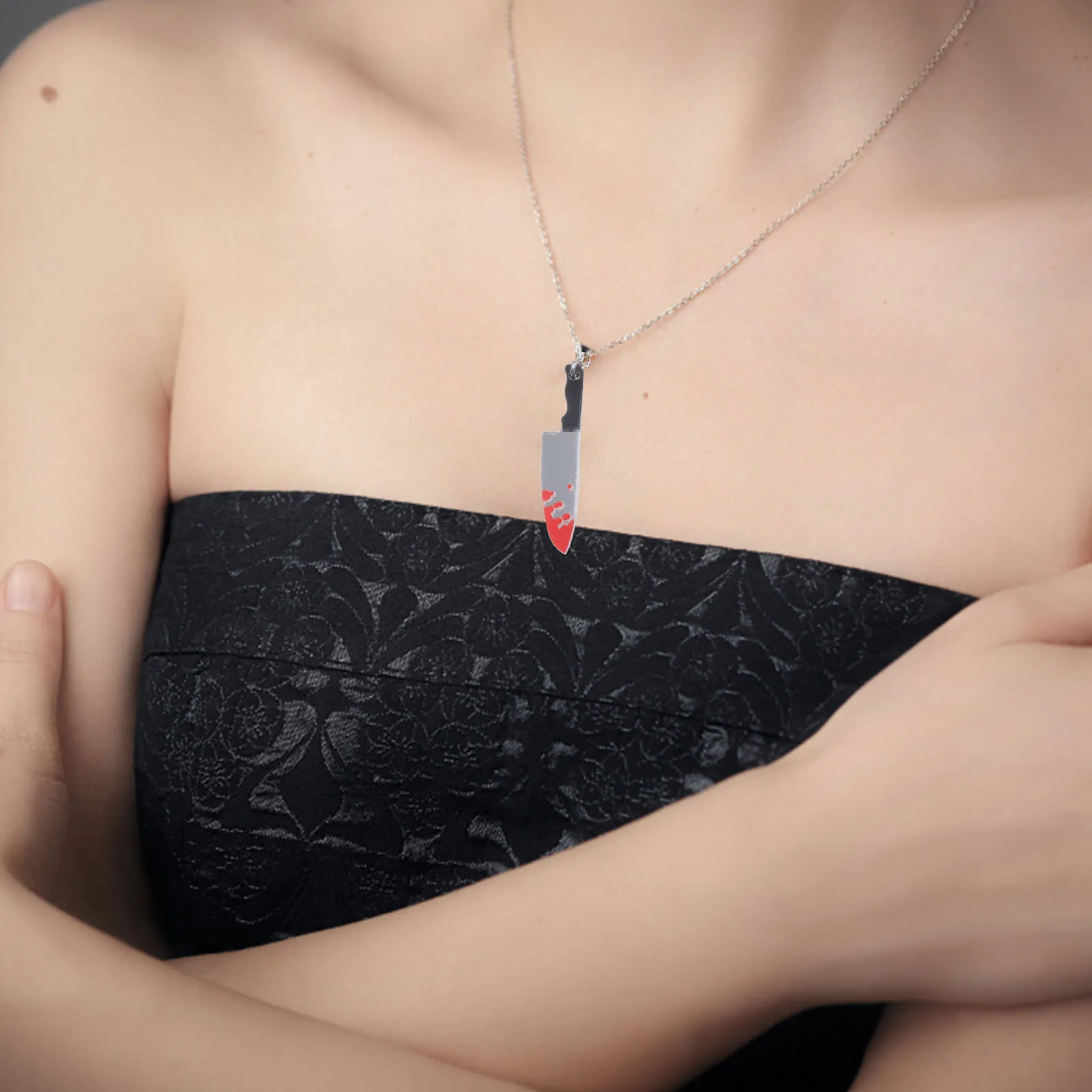 

Simulation Knife Necklace Lightweight Alloy Goth Punk Jewelry for Women Men Cool Costume Accessory Bloody Necklace Gothic