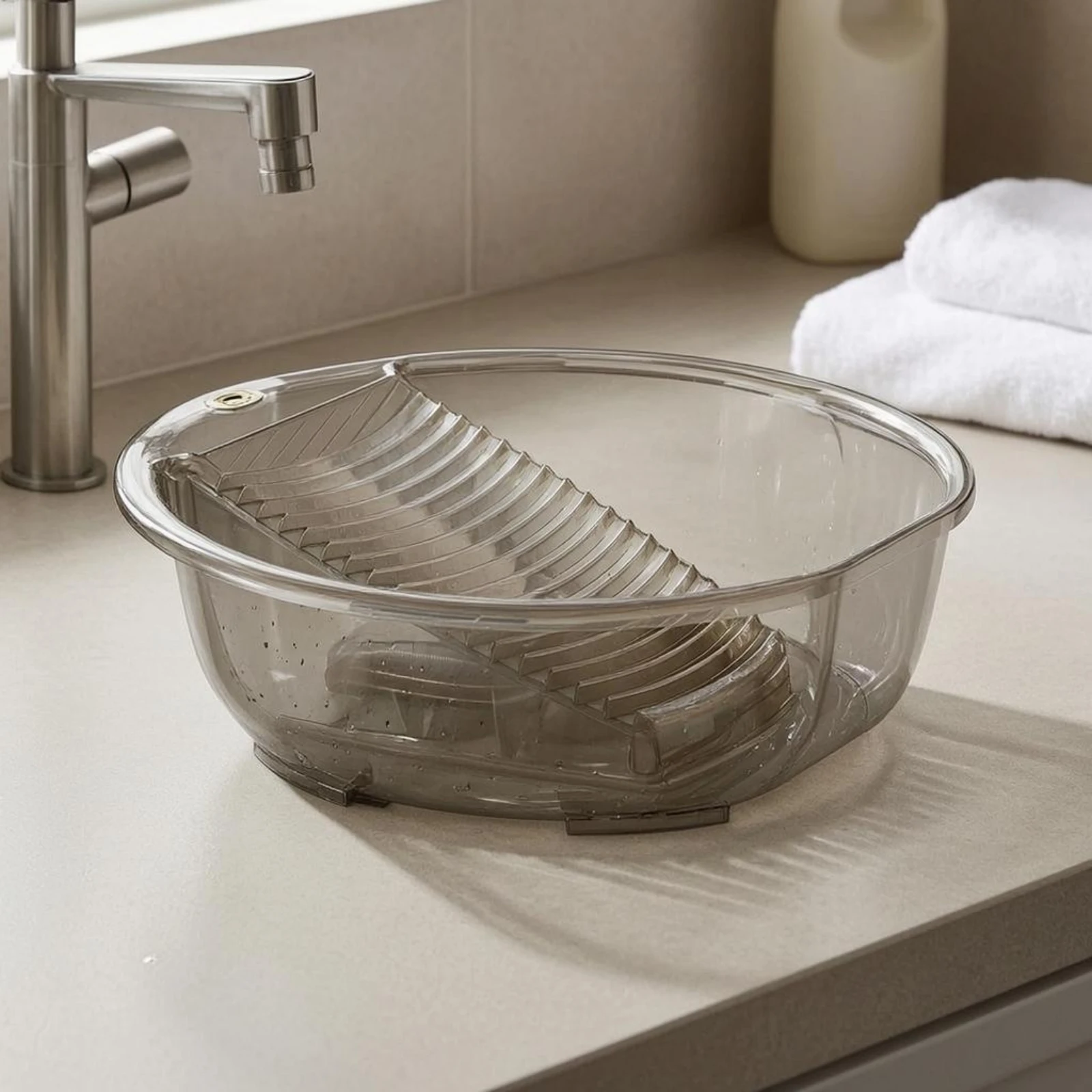 

Plastic Laundry Basin Clear Ribbed Washboard Basin Laundry Tub with Washboard Sturdy Lightweight