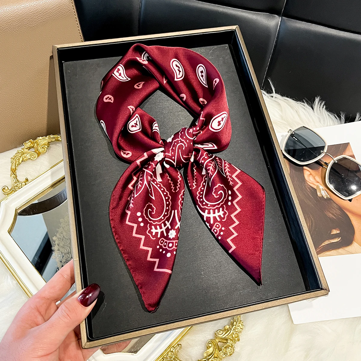 Vintage Chain Print Satin Square Scarf Soft Lightweight Women’s Fashion Accessory for Hair Neck Shawl Elegant Hair Scarf