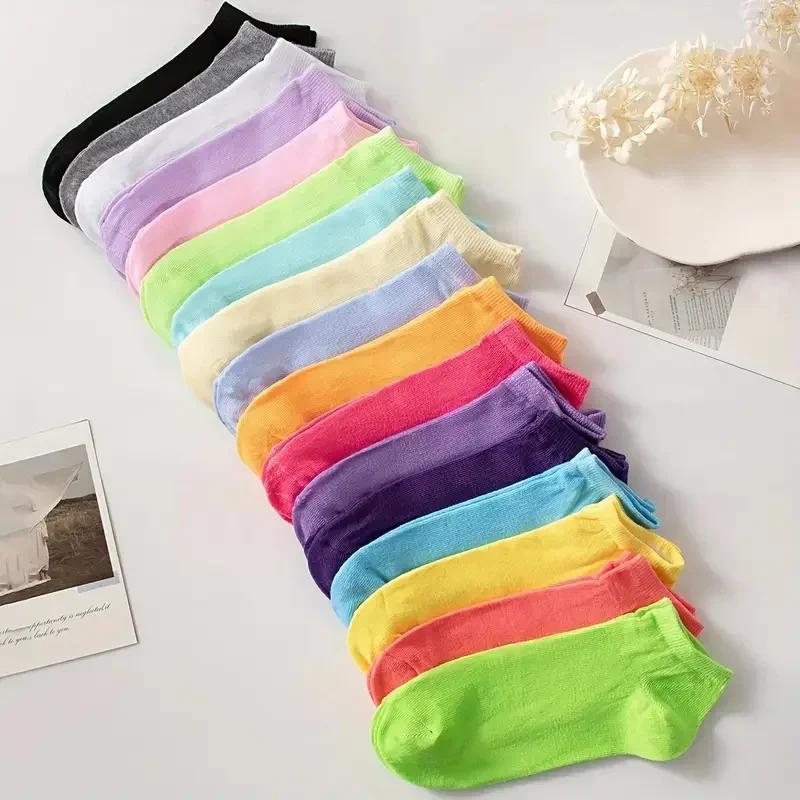 Comfortable 10-Pairs Women's Ankle Socks: Heart & Stripe Prints, Durable Knit Fabric - Ideal Gift