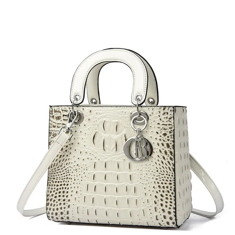 

New Princess Diana Bag Women, European and American Retro Handbags, One-shoulder Messenger Bags, High-end Women's Bags