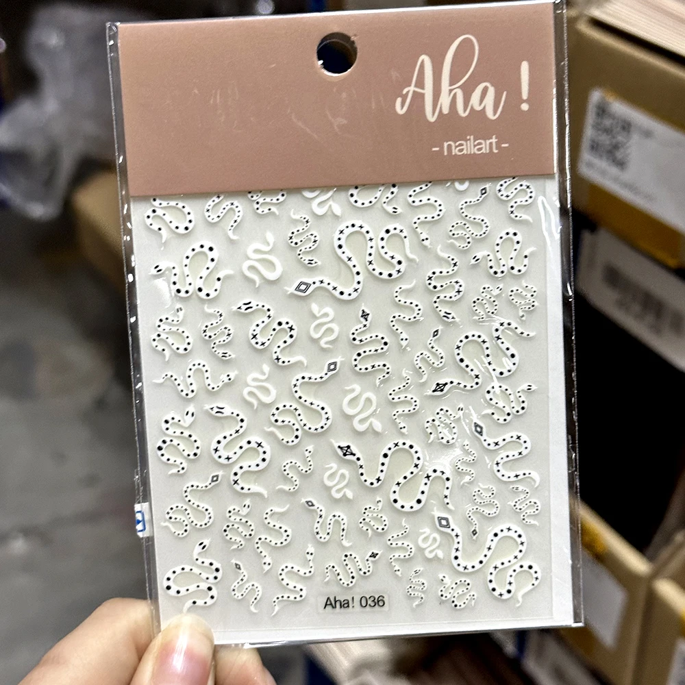 1 pçs 3d preto branco cobra arte do prego adesivos auto-adesivo dos desenhos animados luz das estrelas cobra y2k slider do prego diy decoração do prego manicure decalque