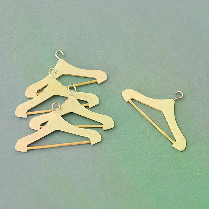 1Pc 1/12 Casa delle bambole in miniatura Gancio in legno Modello Accessori per mobili per la casa delle bambole Decor Bambini Giochi di imitazione Giocattoli Regalo