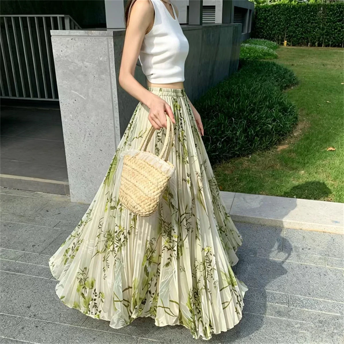 Women's Asymmetrical Green Gradient Floral Print Pleated Maxi Skirt Summer Beach Vacation High Waist A-Line Skirt Dress