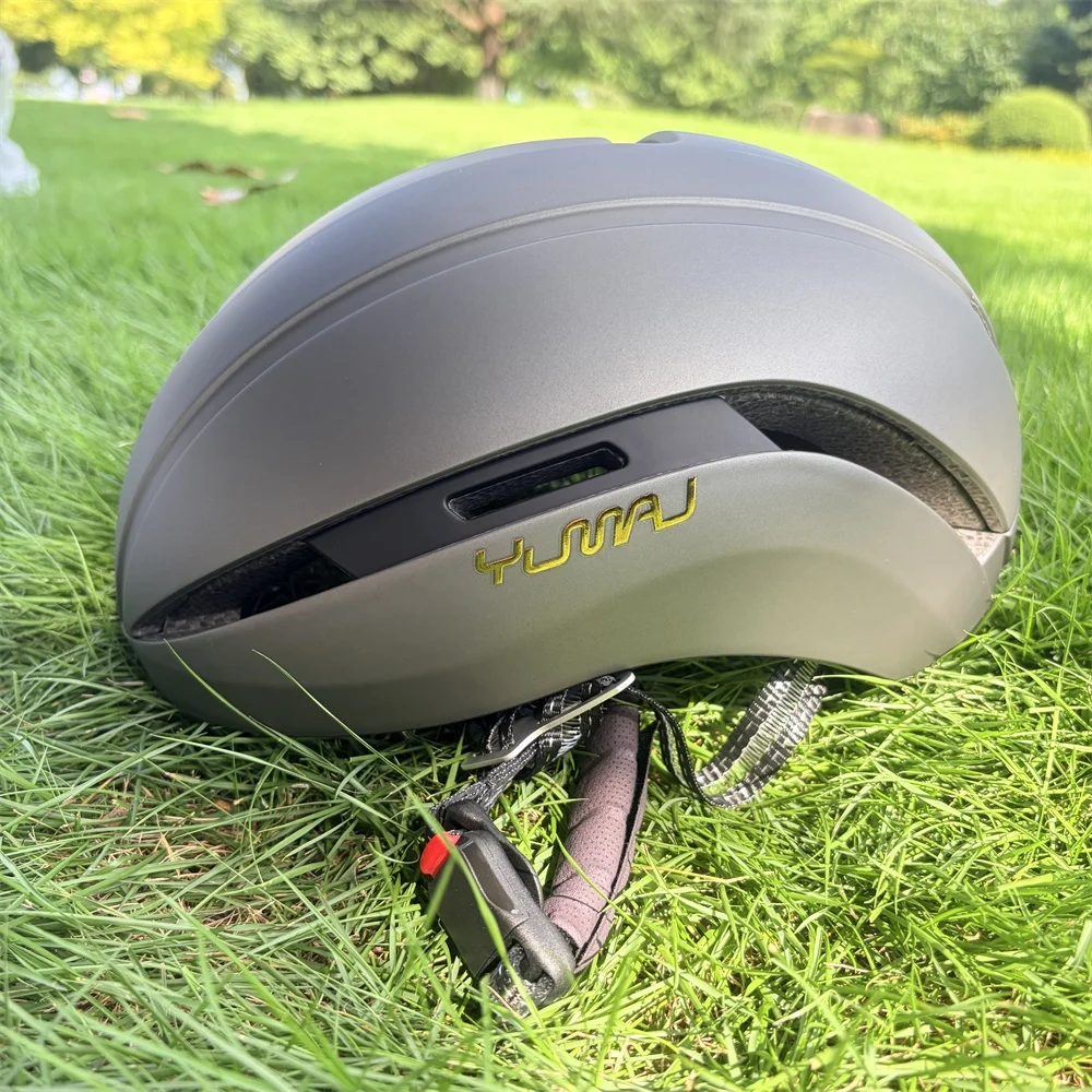 Adult Cycling Helmet New Safety Design with Split Structure Enhanced Cushioning Magnetic Buckle Bicycle Pneumatic Headgear