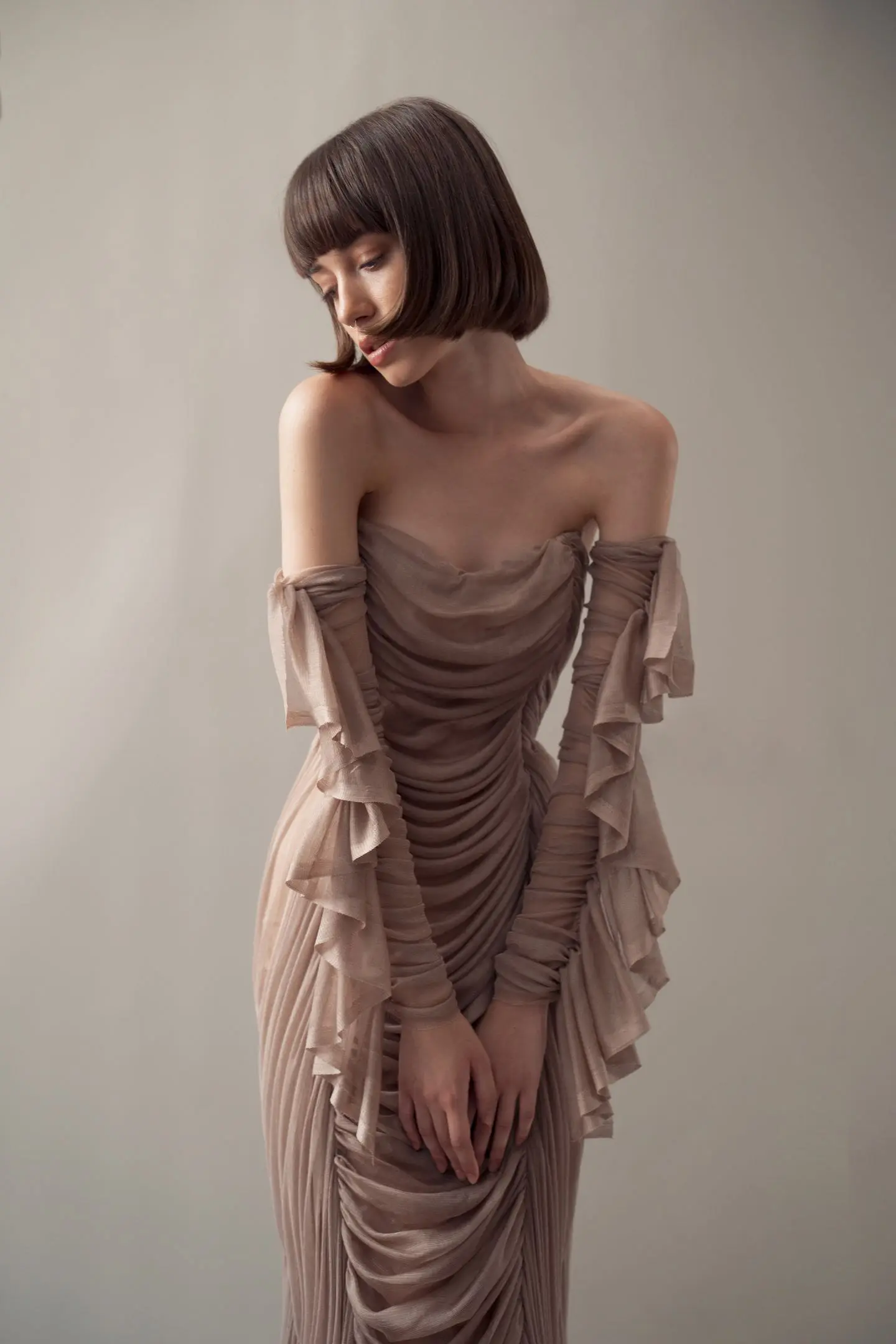 Unieke volledige geplooide jurk voorzien van verzamelde avond maxi-jurken met off-shoulder lange mouwen bruiloft feestjurk op maat Mad