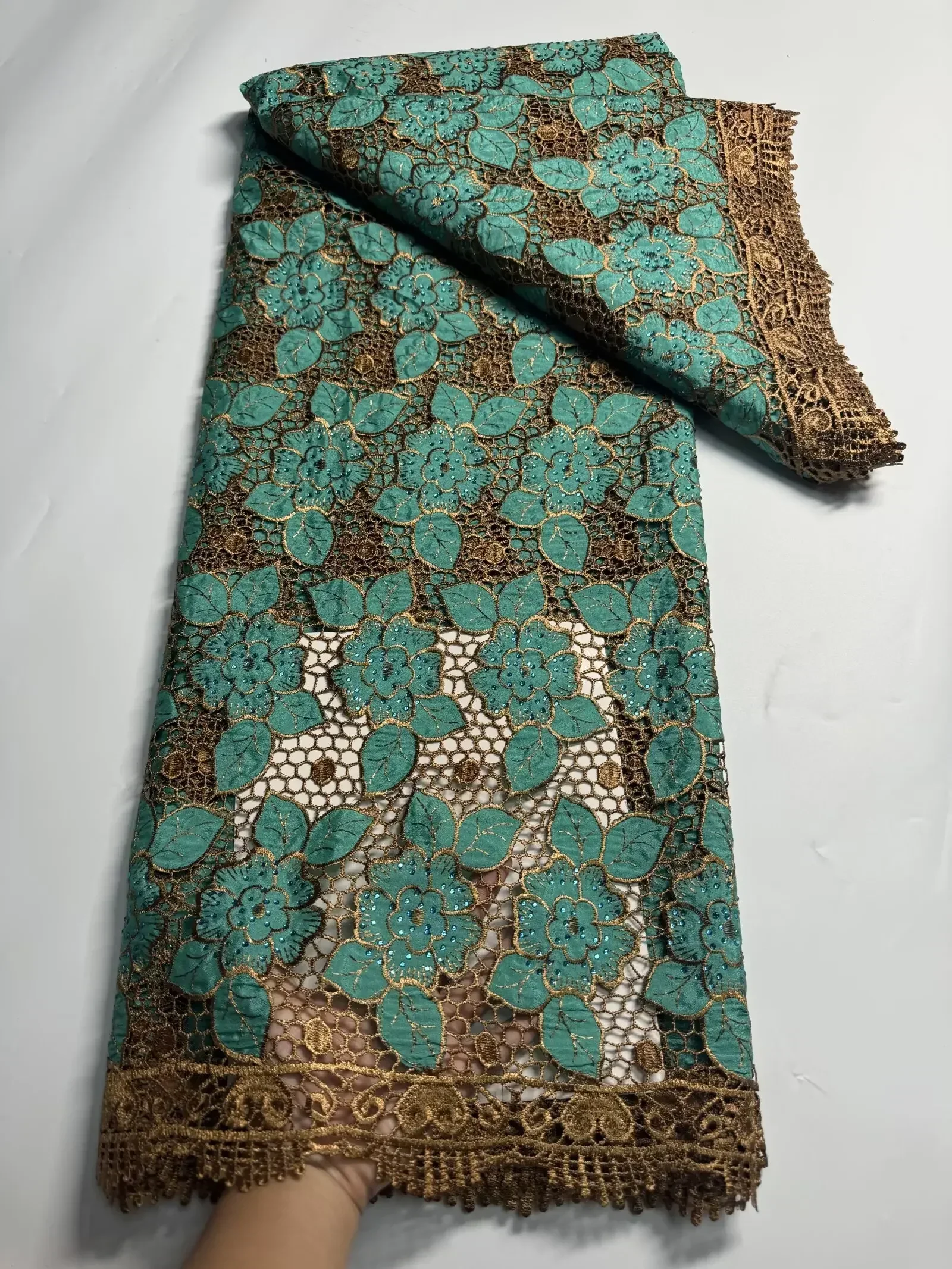 

Nigerian Guipure Water Latest African Swiss Lace Fabric Soft Laser Cut Soluble Cord Fabric with Stones for Wedding Dress AH1469