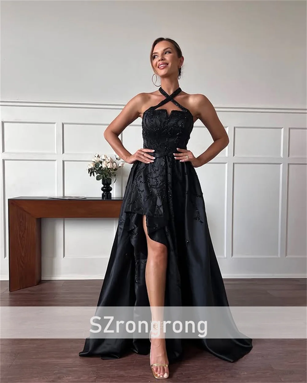 Vestido de fiesta de noche acampanado de encaje con lentejuelas de satén y cuello Halter modesto, vestido de fiesta de graduación con abertura lateral sin espalda y tren hecho a medida