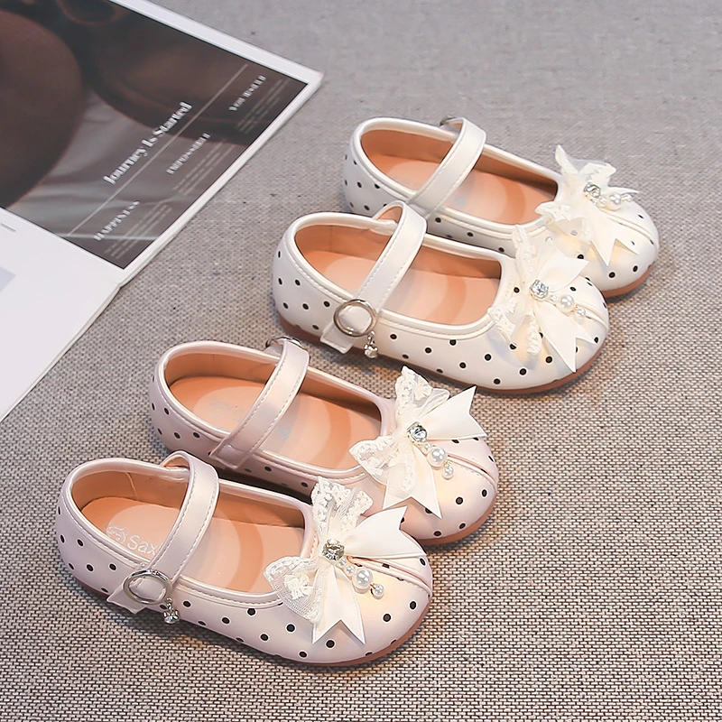 Kids Princess Shoes Sweet Lace Bows Girls Leather Shoes Cute Polka Dots Round Toes 2026 Brand New Children Flat Shoes Soft Sole