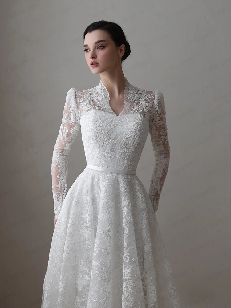 Spitze Brautkleider V-Ausschnitt Langarm A-Linie Elegantes Brautkleid Sweep Zug Kirche Brautkleid Maßgeschneiderte Robe de Mariée