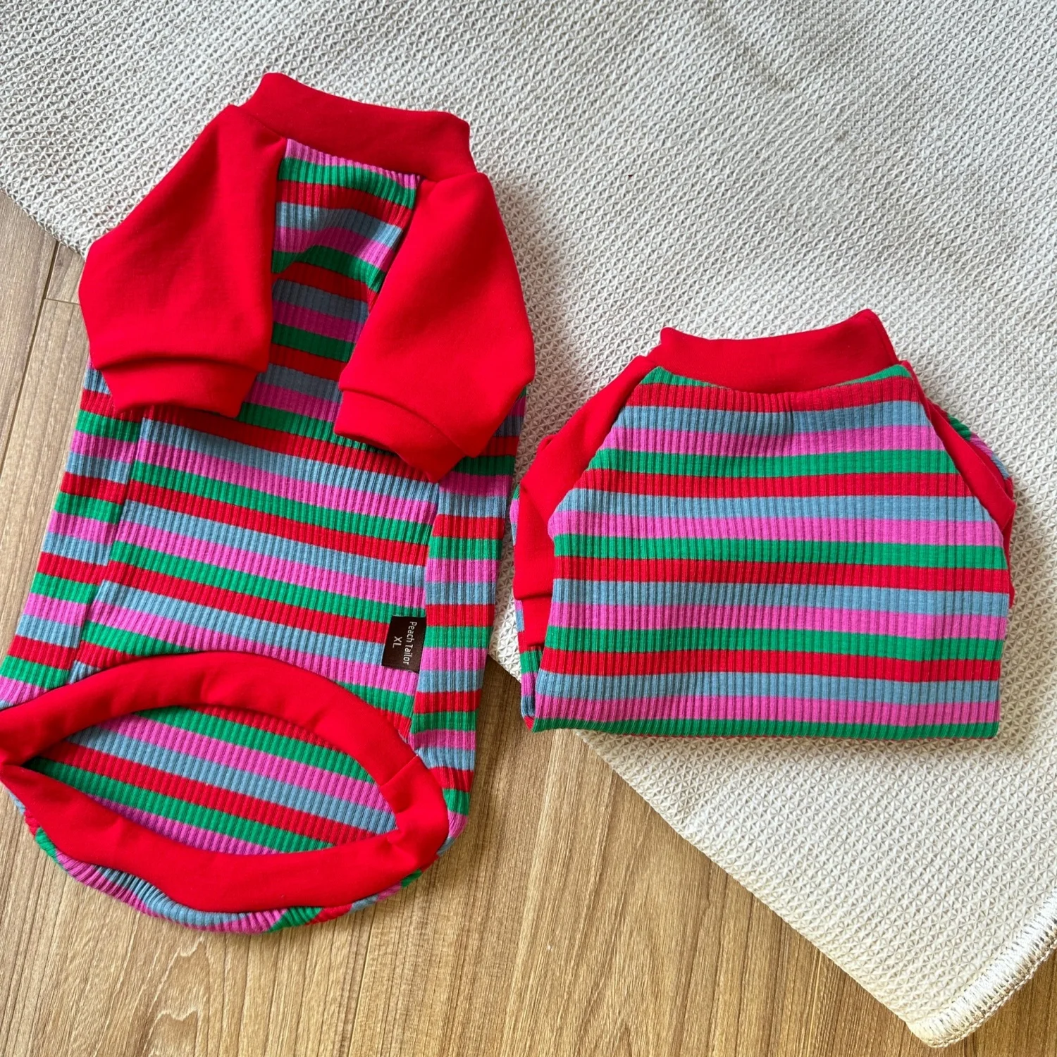 Red Striped Cotton T-shirt for Sphynx Cat Sweet Soft Costumes for Pet Kittens in Spring Autumn Long Sleeves Coat for Devon Rex