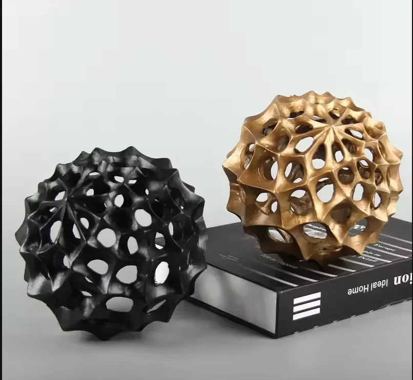 

Creative Hollow Spiny Ball Ornaments Metal Crafts Spherical Sculpture Living Room Decoration Artwork Statue Modern Home Decor