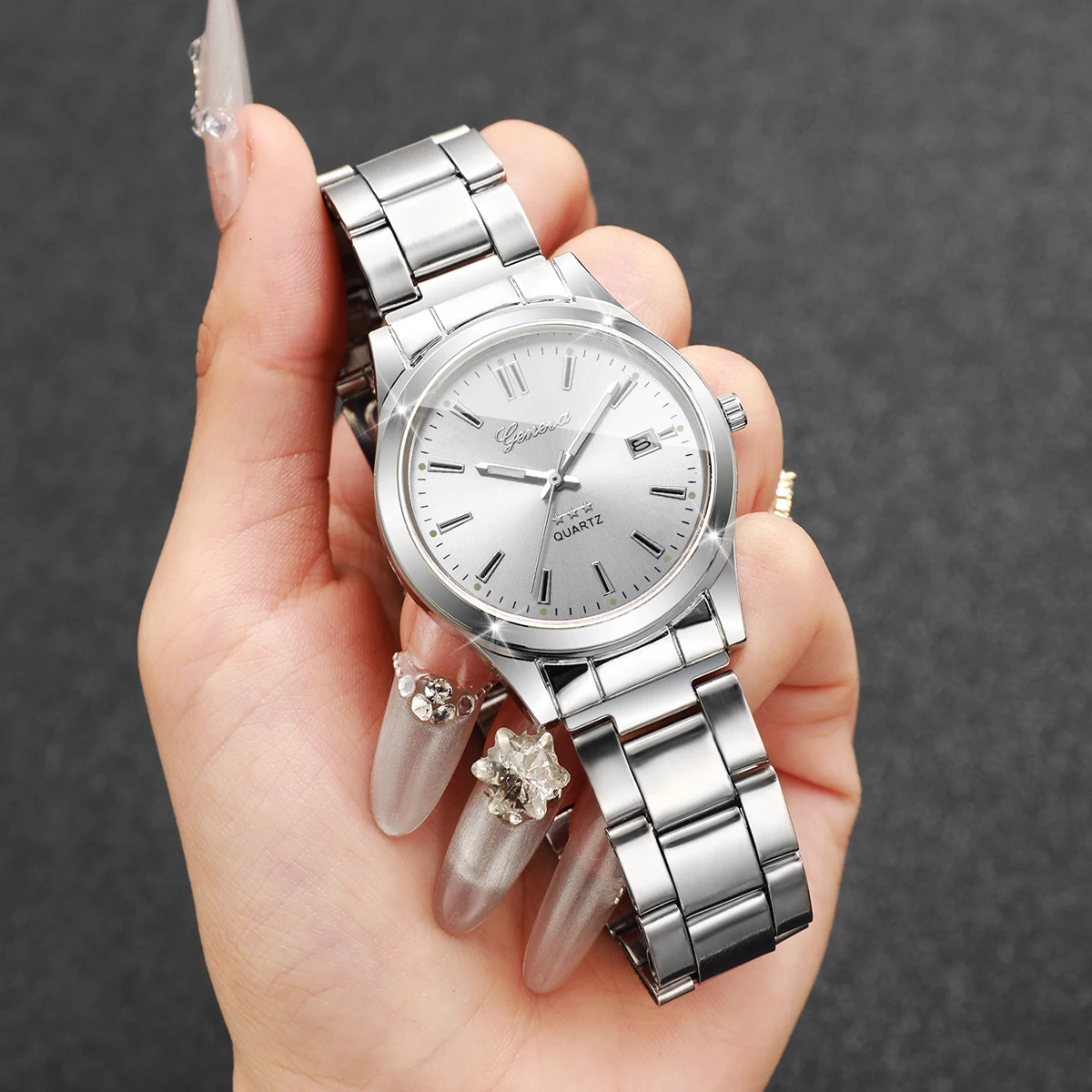 2PCS Fashion Couple Quartz Wristwatch for Men Women Simple Round Dial Date Display Watches Set Relogio Feminino（Without Box） view 4