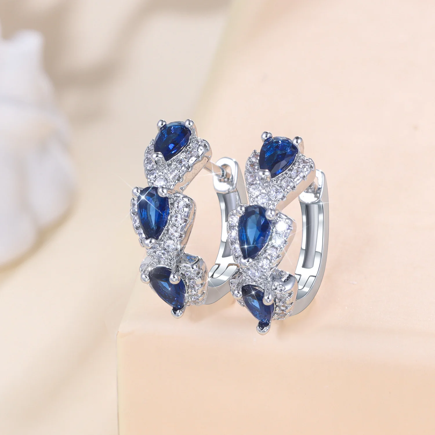 

Серьги-кольца женские из серебра 925 пробы с фианитами