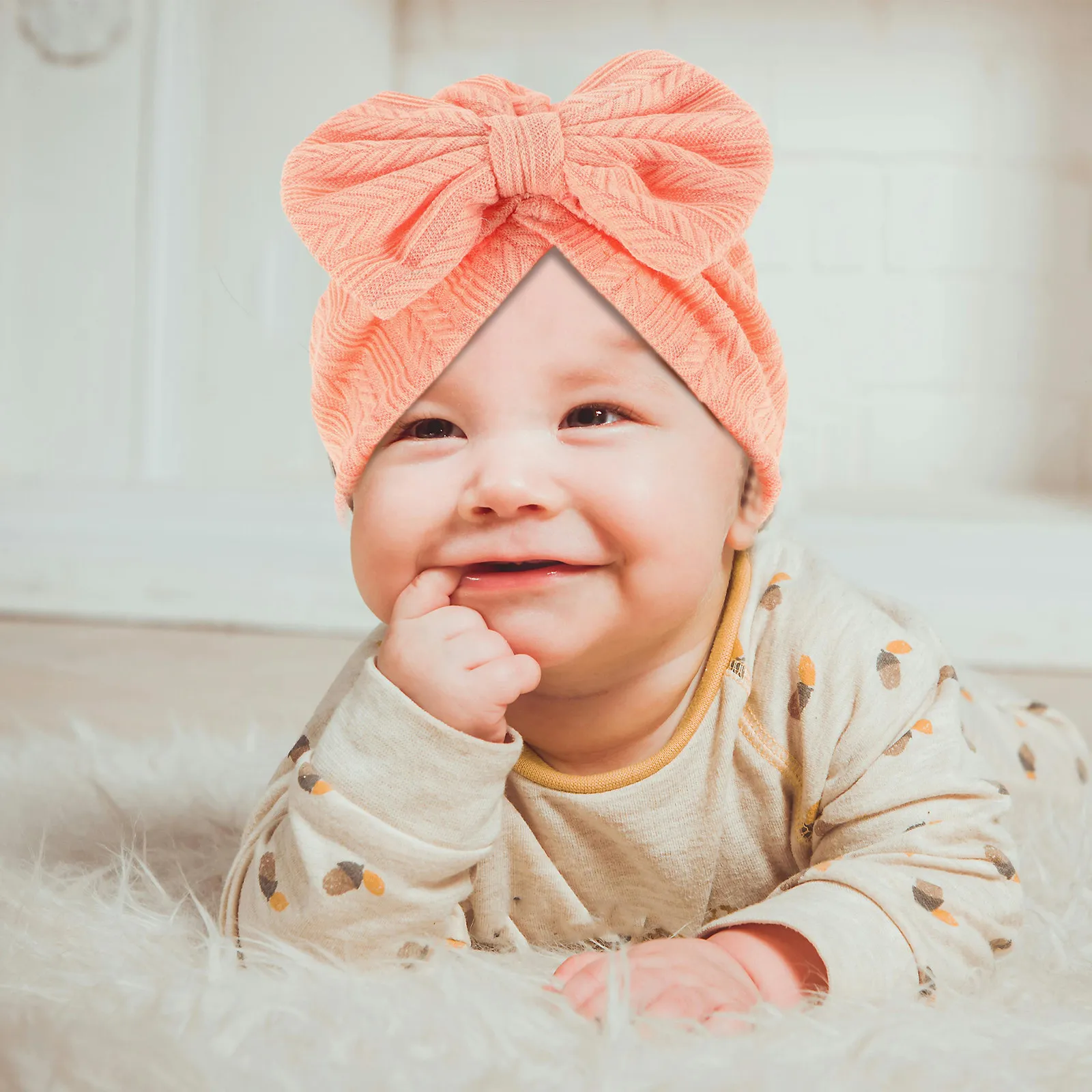 

Детская шапочка-тюрбан для новорожденных из чистого хлопка, бежевая, с бантом, мягкий головной убор для младенцев, аксессуар для выписки из роддома