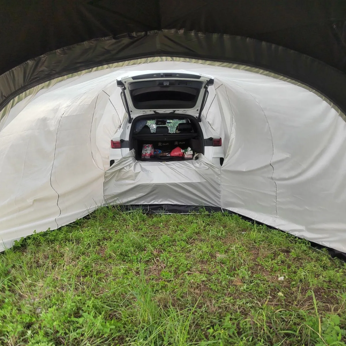 Wholesale large space multi-functional outdoor camping dome rain and sun protection rear account equipment source manufacturer