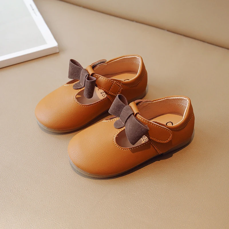 

Fashionable and Functional: Soft-Bottom Non-Slip Leather Shoes for Girls with Korean-Inspired Bowknot Design