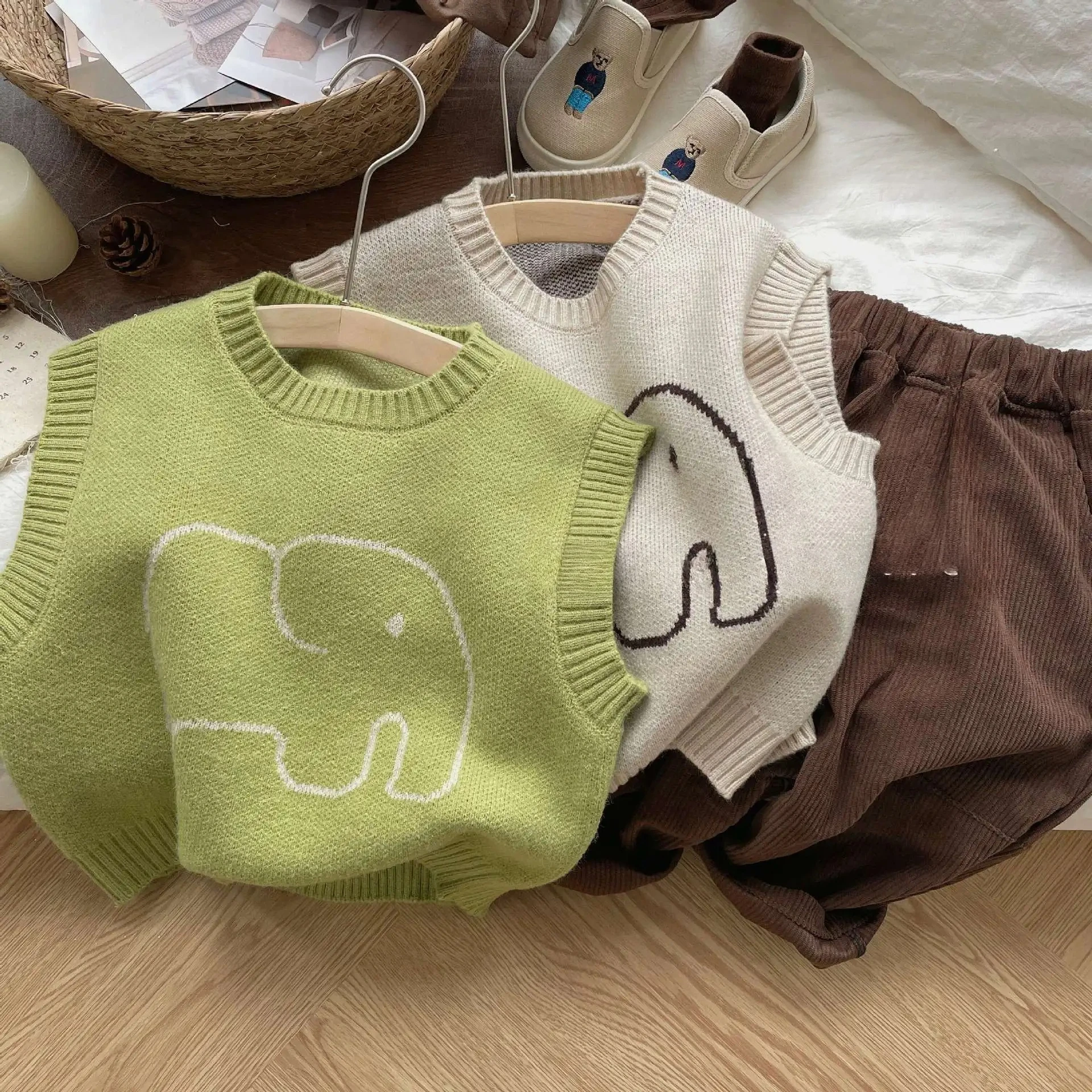 

Korean Children Boys Sweater Cotton Elephant Print Sleeveless Babys Boys Pullovers Jacquared Round Collar Toddler Boys Knitwear