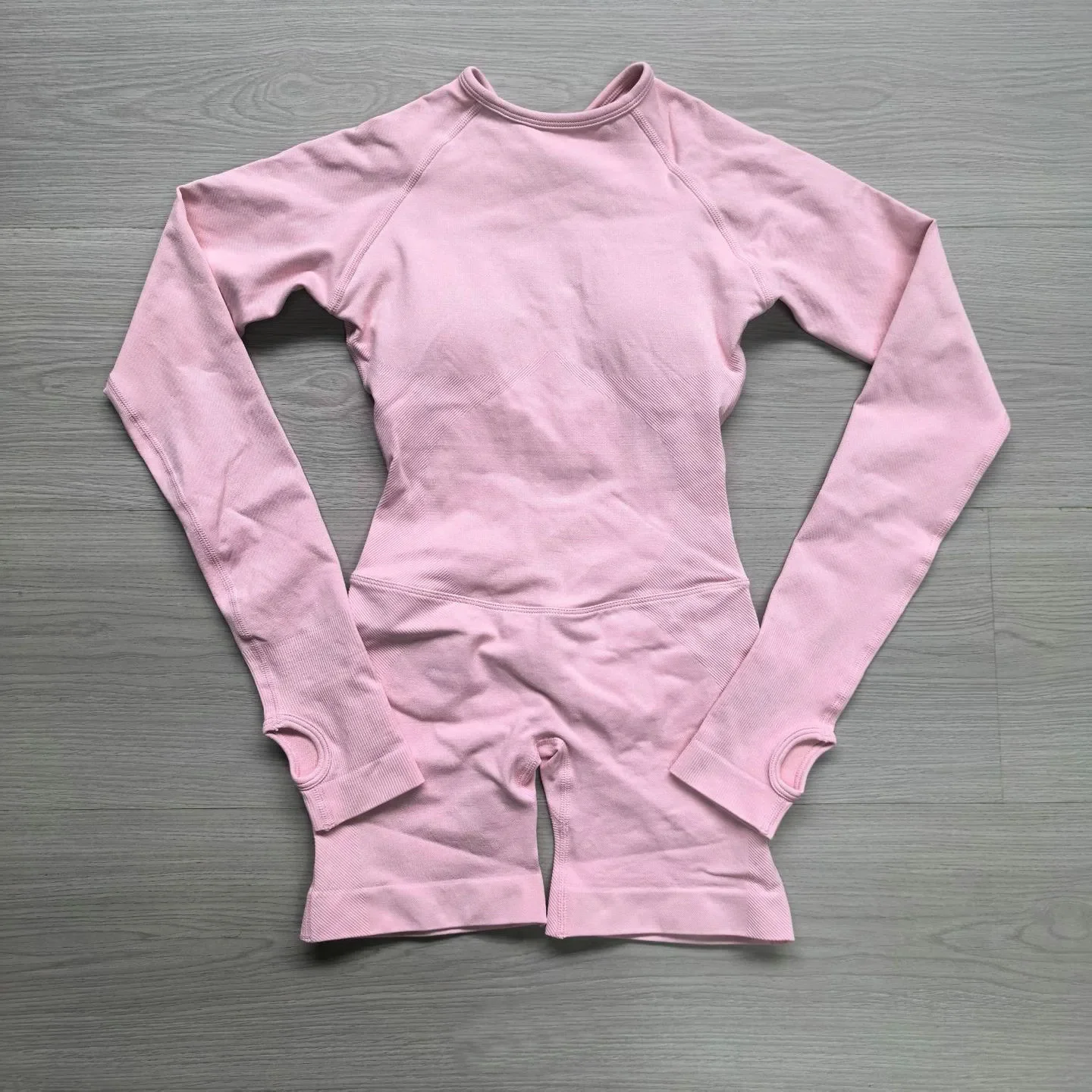 Pericic Langarm-Einteiler Yoga-Bodysuit für Damen, Nahtloses Outfit-Set, Fitnesskleidung, Workout-Shorts, Jumpsuit, Rückenfreies Gym-Set – Detail 13