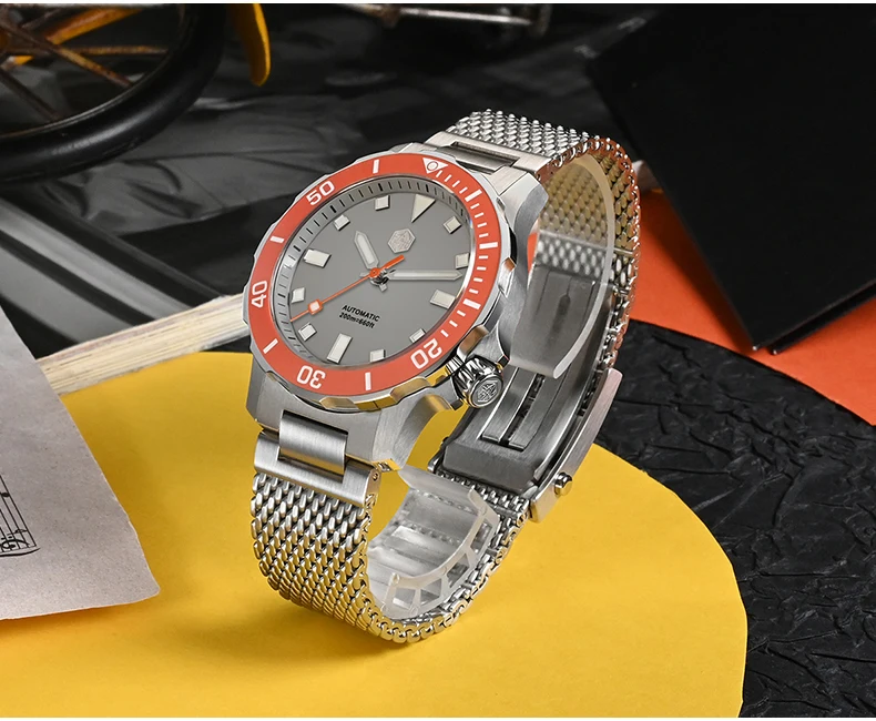 San Martin Men Diver Watch Automatic Mechanical Wristwatch 200M Waterproof BGW-9 Luminous Sapphire Mesh Milanese Strap NH35