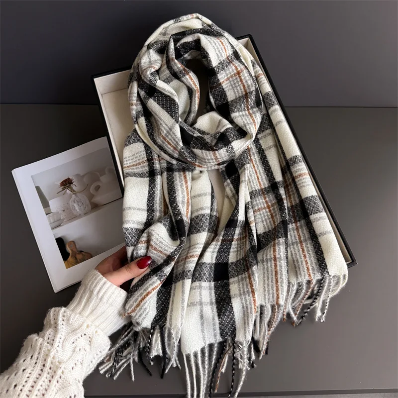 

2025 Fashion Korea Styles Luxury Stripe Winter Women Scarf Imitation Cashmere Thick Warm Pashmina Shawl Wraps Tassel Echarpe