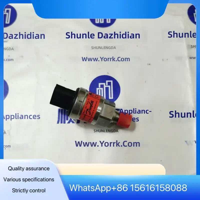 York Air Conditioning Parts 025-29151-002 Danfoss Pressure Sensor HVAC Refrigeration Compressor Replacement Component for