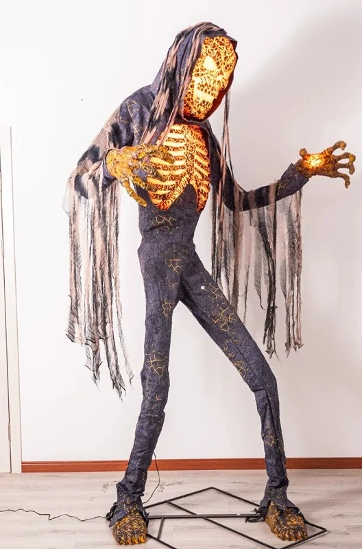 Factory Direct 20.26 million Halloween Large electric voice-activated sensor ornament Amusement park Haunted house secret room