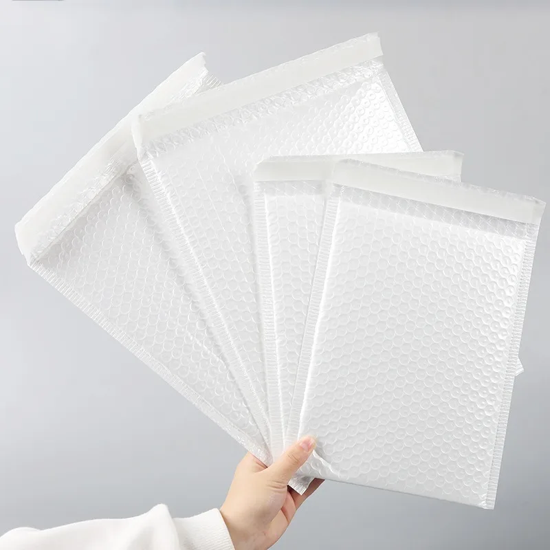 50 個 18 × 23/20 × 25 センチメートル白バブルメーラー包装袋製品配送パッケージ配送封筒メーラー